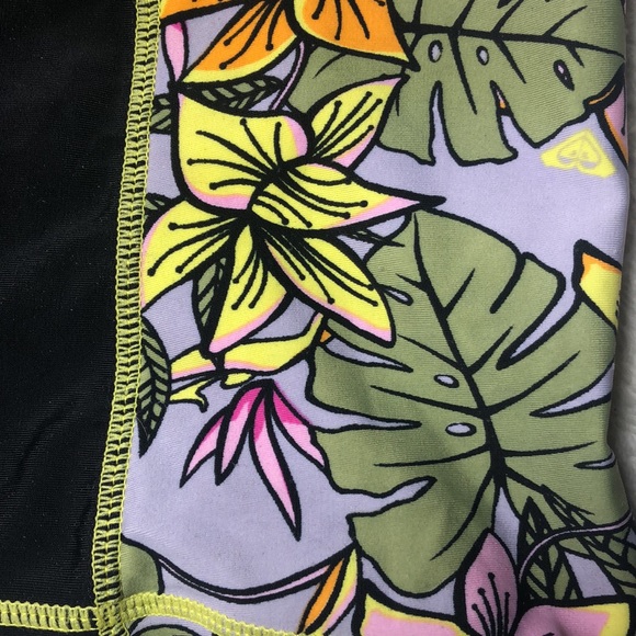 Big Girl’s Roxy Rash Guard L - Picture 3 of 8